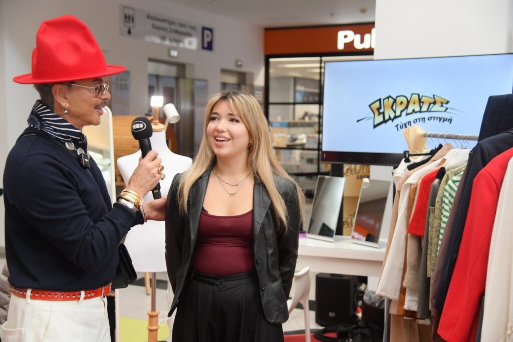 Λάκης Γαβαλάς