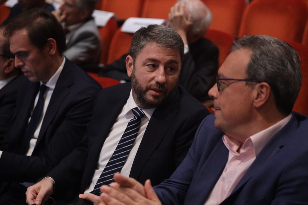 Τέμπη: Αυτονομία ΠΑΣΟΚ στην Προανακριτική – Εκτός Μητσοτάκης