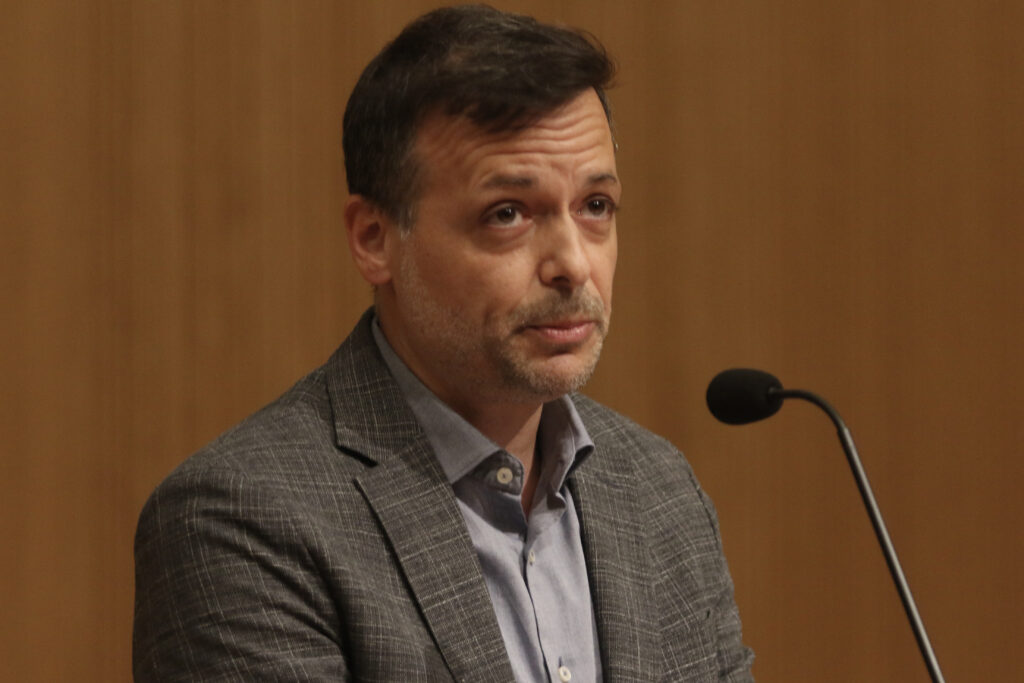 Χ. Δούκας: Βρέθηκαν μπουκάλια με οινόπνευμα και αναπτήρες ανάμεσα σε δέντρα και χόρτα στον Λυκαβηττό