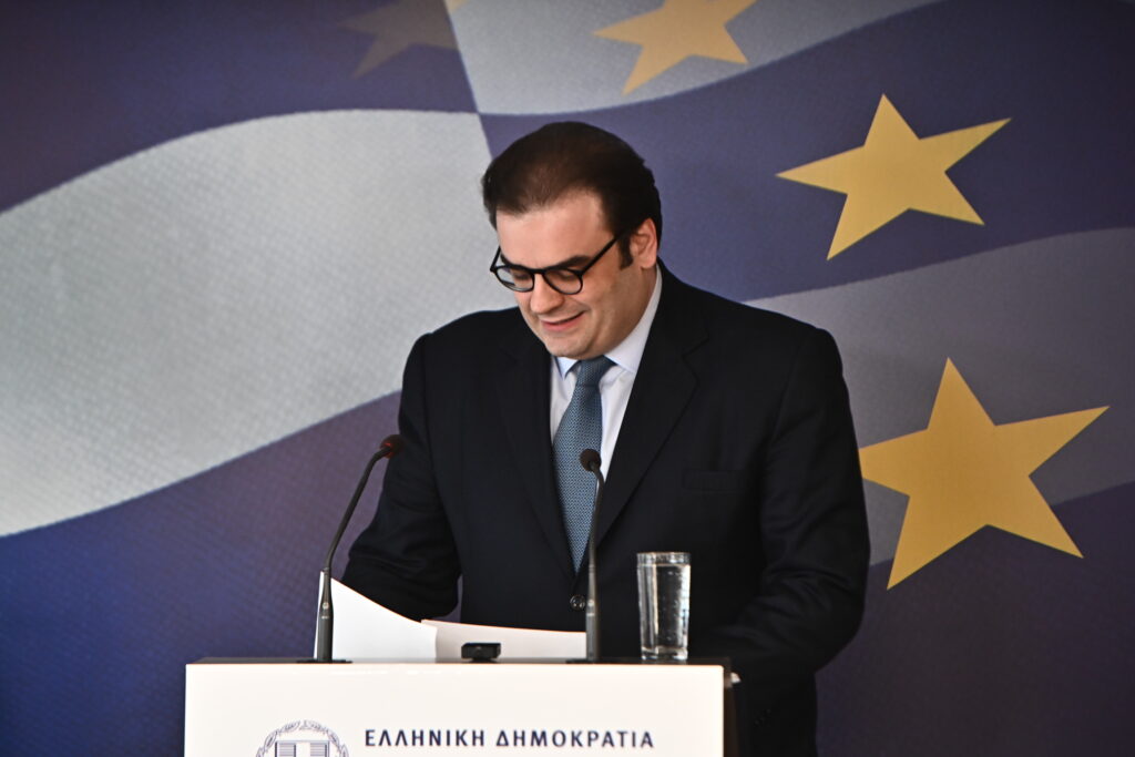 Πιερρακάκης: Στους λογαριασμούς των δικαιούχων η επιστροφή ενοικίου