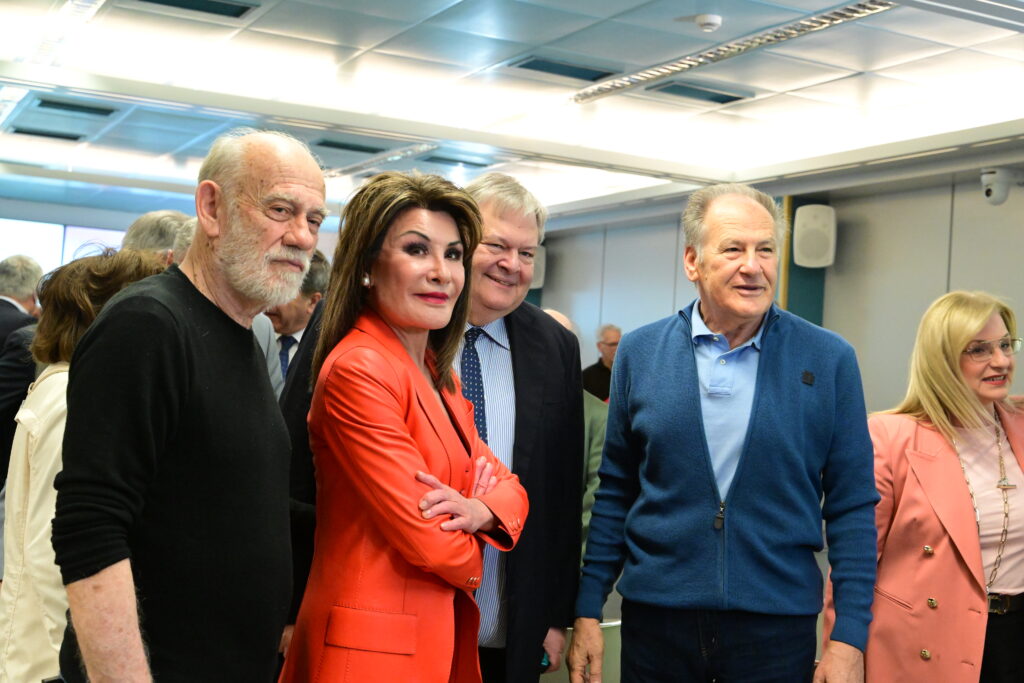 «Μπαλάντα των Ολυμπιακών Αγώνων»: Επανεμφάνιση της Γιάννας Αγγελοπούλου – Σύσσωμος ο πολιτικός κόσμος στην παρουσίαση του βιβλίου