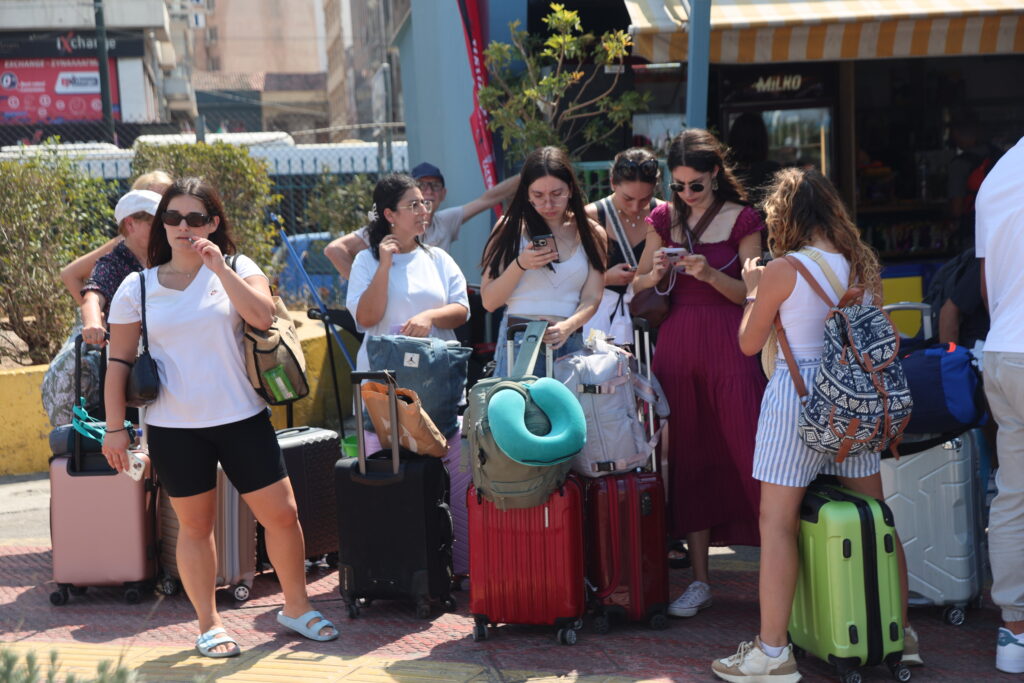 «Μπορείτε να αποζημιωθείτε;»: Τι ισχύει για τις κρατήσεις ξενοδοχείων σε περιόδους απαγορευτικού απόπλου