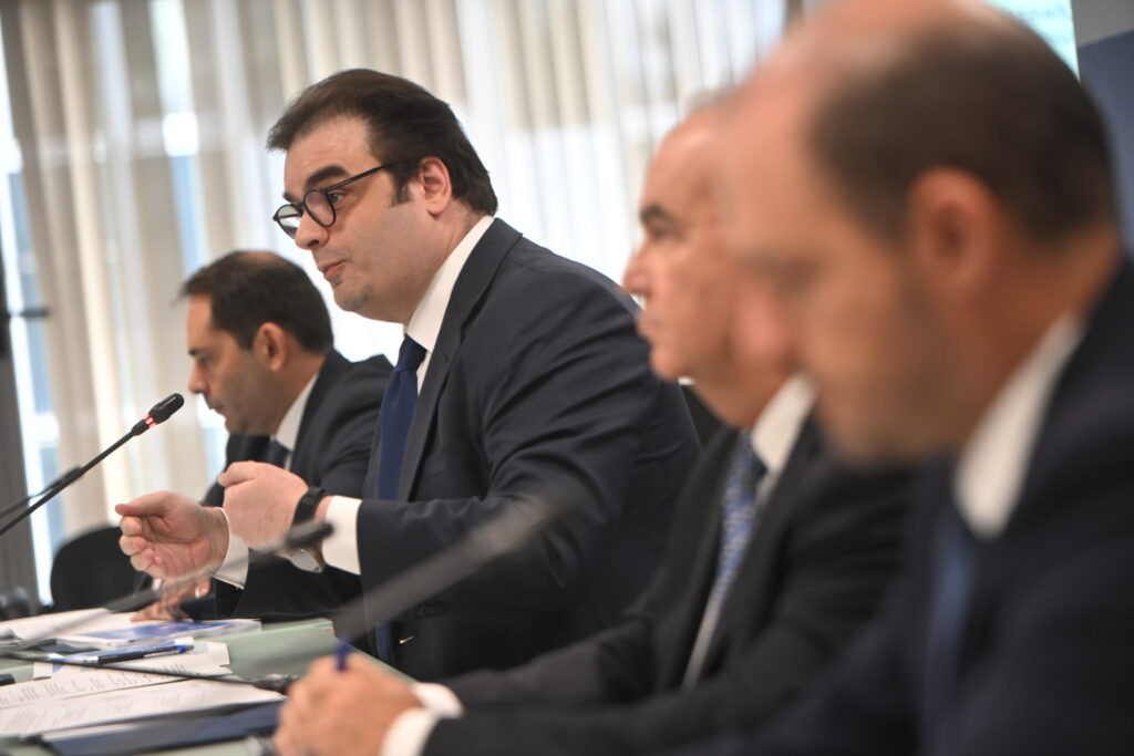 Κυριάκος Πιερρακάκης: Μηδενικός φόρος για εισόδημα έως 20.000 ευρώ σε πολύτεκνους μισθωτούς και ελεύθερους επαγγελματίες