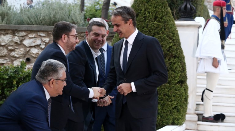 Κυβέρνηση vs. ΠΑΣΟΚ: Η δημοσκοπική ανάκαμψη Ανδρουλάκη στο στόχαστρο του Μαξίμου – Η κριτική… με ολίγον από Τσίπρα