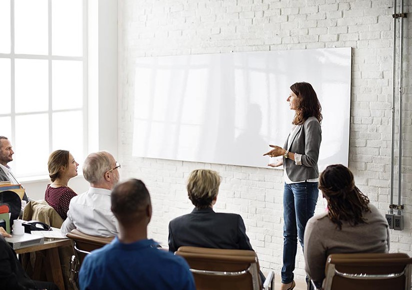 Επίδομα 100 ευρώ για ιδιωτικούς υπαλλήλους: Ποιοι το δικαιούνται και πώς το παίρνουν