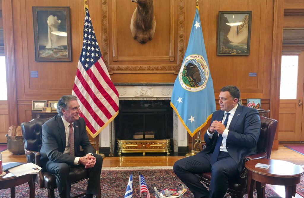 Επαφές Κικίλια στην Ουάσιγκτον: Τα ελληνικά πλοία μπορούν να μεταφέρουν το αμερικανικό LNG