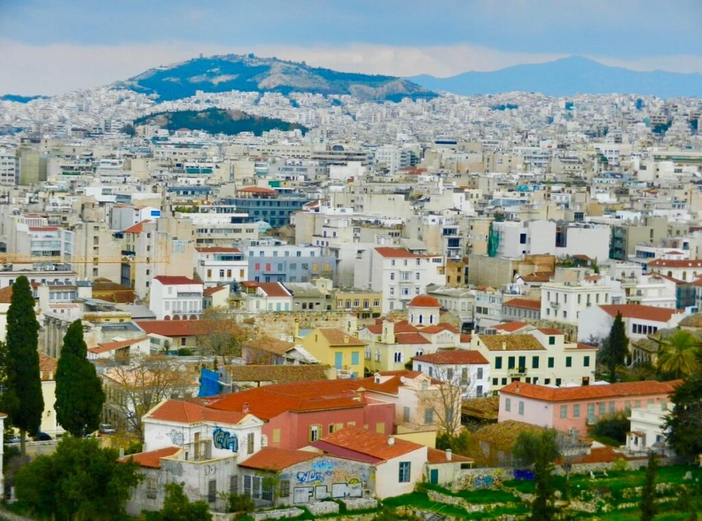 «Αγοράζω Σπίτι»: Δέκα κανόνες αγοράς κατοικίας και ένας πλήρης πρακτικός οδηγός για το νοικοκυριό σε θέματα ακινήτων