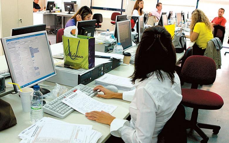 Συνταγματική Αναθεώρηση: Το «Μήλον της Έριδος» της μονιμότητας των δημοσίων υπαλλήλων