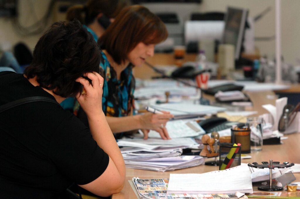 Ειδικό πρόγραμμα απασχόλησης για ανέργους άνω των 50: 5.000 νέες θέσεις εργασίας στον ιδιωτικό τομέα