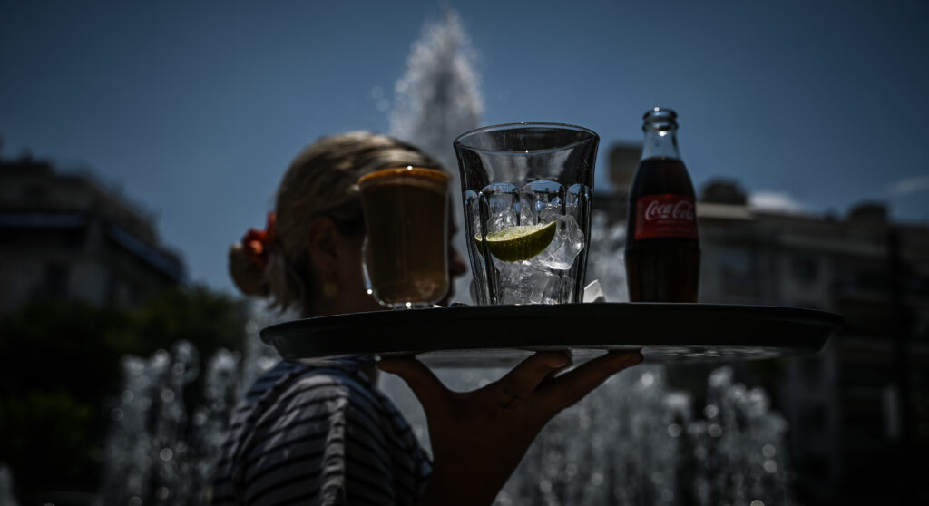 Επιθεώρηση Εργασίας: Σαφάρι ελέγχων στον τουρισμό – Η εστίαση πρωταθλήτρια στις παραβάσεις