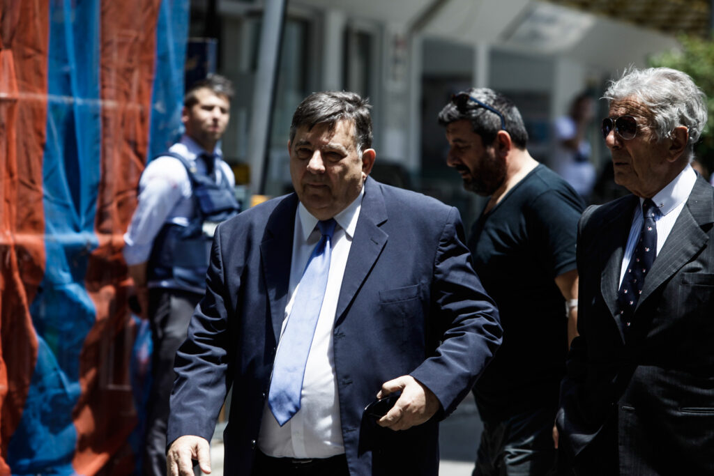 Καρατζαφέρης: «Δεν μπορεί ο προδότης Σαμαράς να είναι σηματοδότης των εξελίξεων»