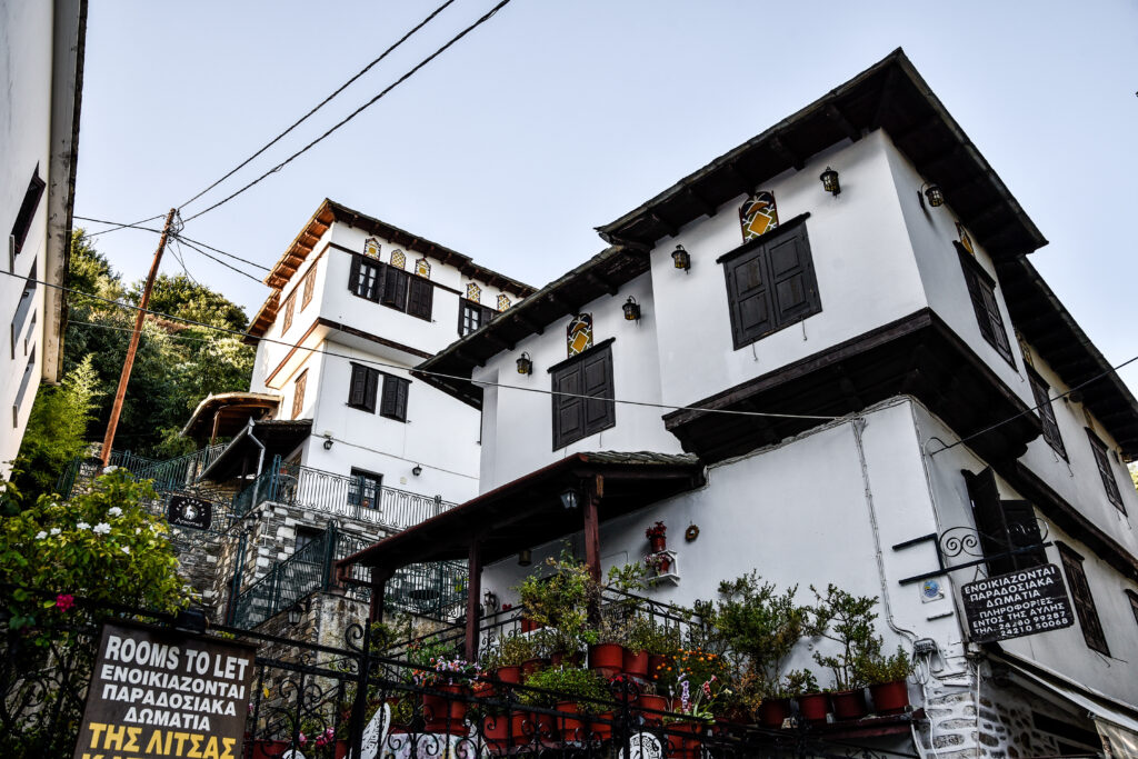 Δόμηση σε οικισμούς κάτω των 2.000 κατοίκων – Διατηρούνται τα σημερινά όρια για 9 στους 10 οικισμούς – Τι αλλάζει με τη νέα ρύθμιση