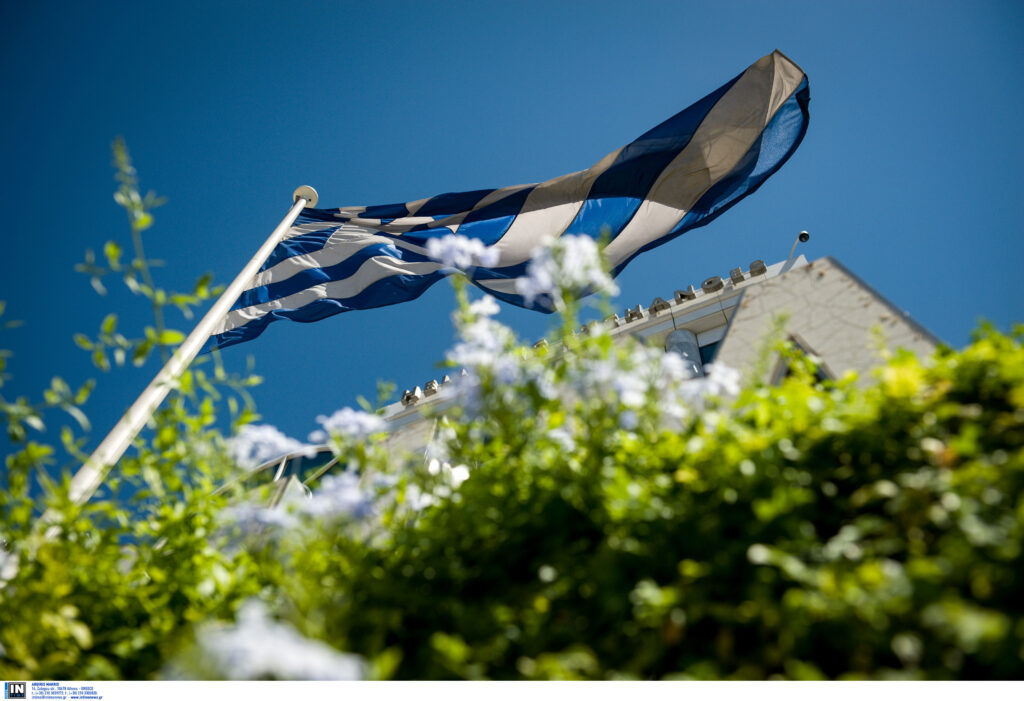 Ανάπτυξη άνω του 2% και του χρόνου προβλέπει η Κομισιόν για την Ελλάδα