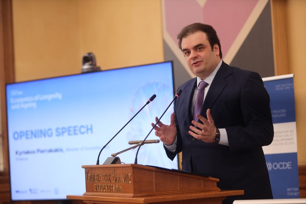 Πιερρακάκης: Αναπτυξιακή ευκαιρία για την Ελλάδα η αξιοποίηση της «ασημένιας οικονομίας»