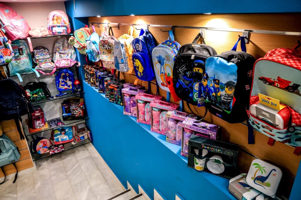 ΕΕΚΕ: Συμβουλές για την αγορά σχολικών ειδών – Πώς διαμορφώνουμε καταναλωτική συνείδηση στα παιδιά