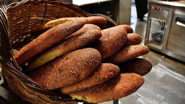 Λαγάνα σε αρτοποιείο