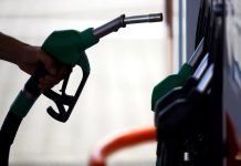 Νέα άνοδος στη χονδρική τιμή καυσίμων – Αβεβαιότητα από τα Στενά του Ορμούζ, πίεση στην αντλία και φόβοι για νέο πληθωριστικό σοκ και επιτόκια
