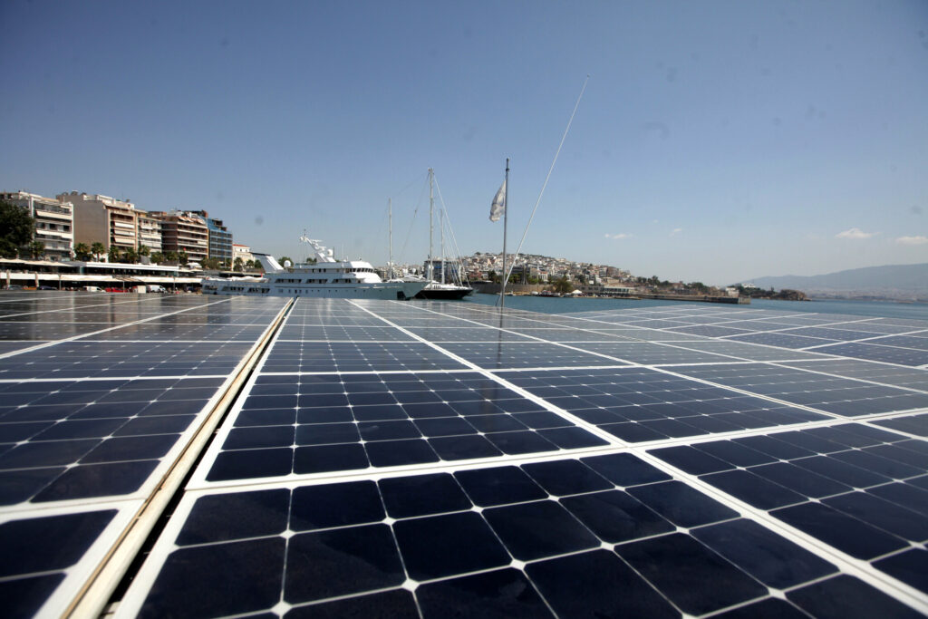 Φιλόδοξοι στόχοι για την αποθήκευση ηλεκτρικής ενέργειας: Μπαταρίες 6,8 γιγαβάτ έως το 2030