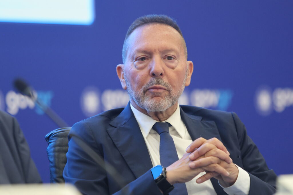 Στουρνάρας: Να συνεχιστεί η «συνετή» δημοσιονομική πολιτική και οι μεταρρυθμίσεις