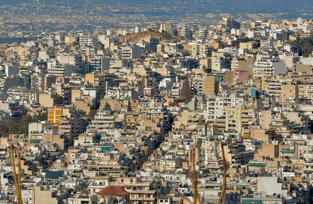 Ενοίκια: Παράταση της τριετούς φοροαπαλλαγής για κλειστά σπίτια και Airbnb εξετάζει η κυβέρνηση