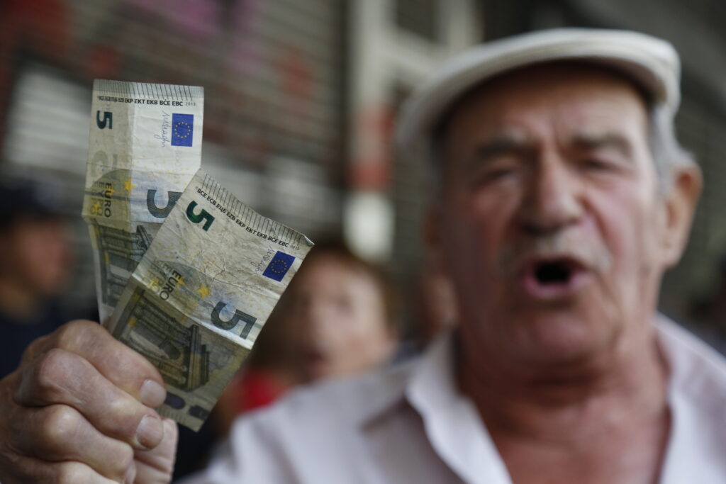 Συντάξεις Οκτωβρίου: Πότε πληρώνονται – Οι ημερομηνίες για όλα τα Ταμεία