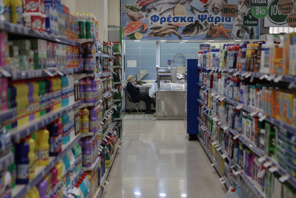 Αλλάζουν οι τιμές στα ράφια από 31 Αυγούστου – Τι πρέπει να γνωρίζουν οι καταναλωτές