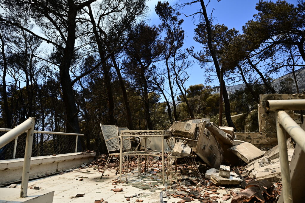 Πυρόπληκτοι: Από σήμερα οι αιτήσεις για επίδομα πρώτων αναγκών και οικοσκευή – Πότε ξεκινούν οι αποζημιώσεις