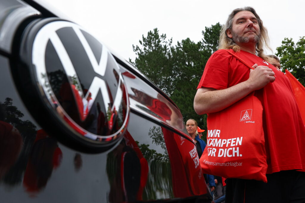 Volkswagen: «Πράσινο φως» από τα συνδικάτα για το σχέδιο αναδιάρθρωσης – Τι ανταλλάγματα πήραν