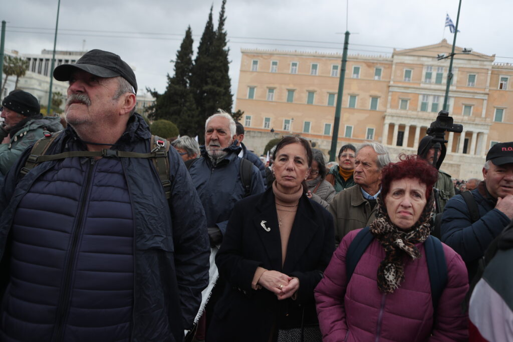 Συνταξιούχοι: Ποιοι θα πάρουν 400 ευρώ στις 30 Νοεμβρίου – Διευρύνονται οι δικαιούχοι