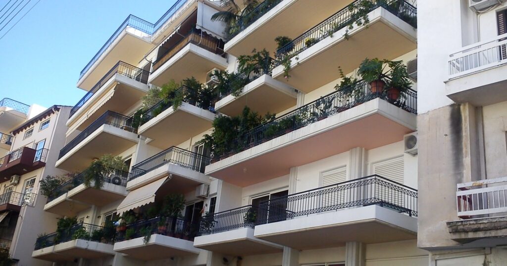 Επιστροφή ενοικίου: Πότε πληρώνονται δύο μισθώματα σε γιατρούς, νοσηλευτές και εκπαιδευτικούς