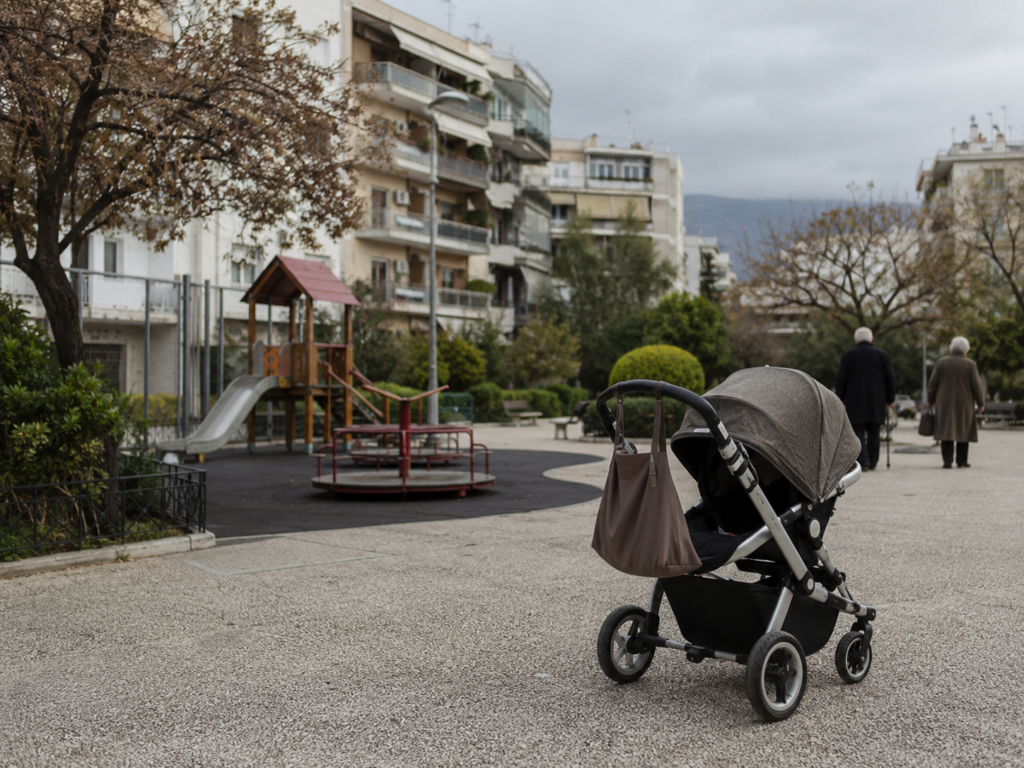 Δημογραφικό: Τα 8 μέτρα που εξετάζει η κυβέρνηση για οικογένειες με παιδιά
