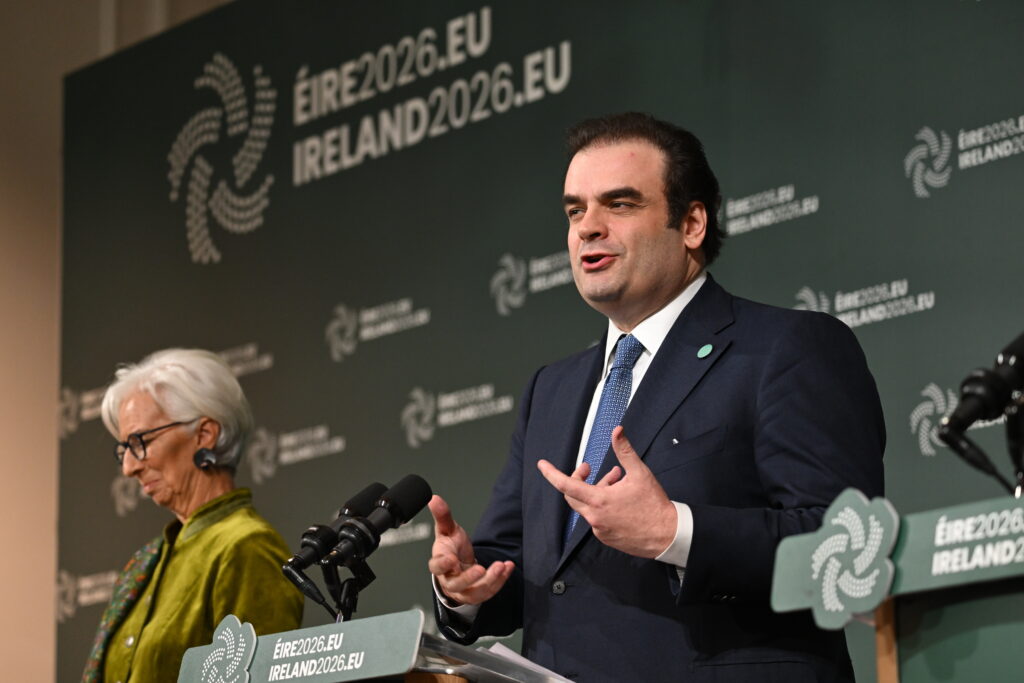 ECOFIN – Πιερρακάκης: «Έκτακτο Eurogroup εάν υπάρξει ανάγκη για τις τιμές ενέργειας» – Πιέσεις για φορολόγηση κερδών των πετρελαϊκών