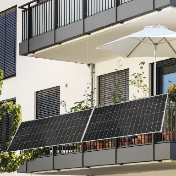 Μικρά φωτοβολταϊκά έως 800 Watt: Τέλος οι άδειες – Πώς μειώνεται το ρεύμα στα νοικοκυριά