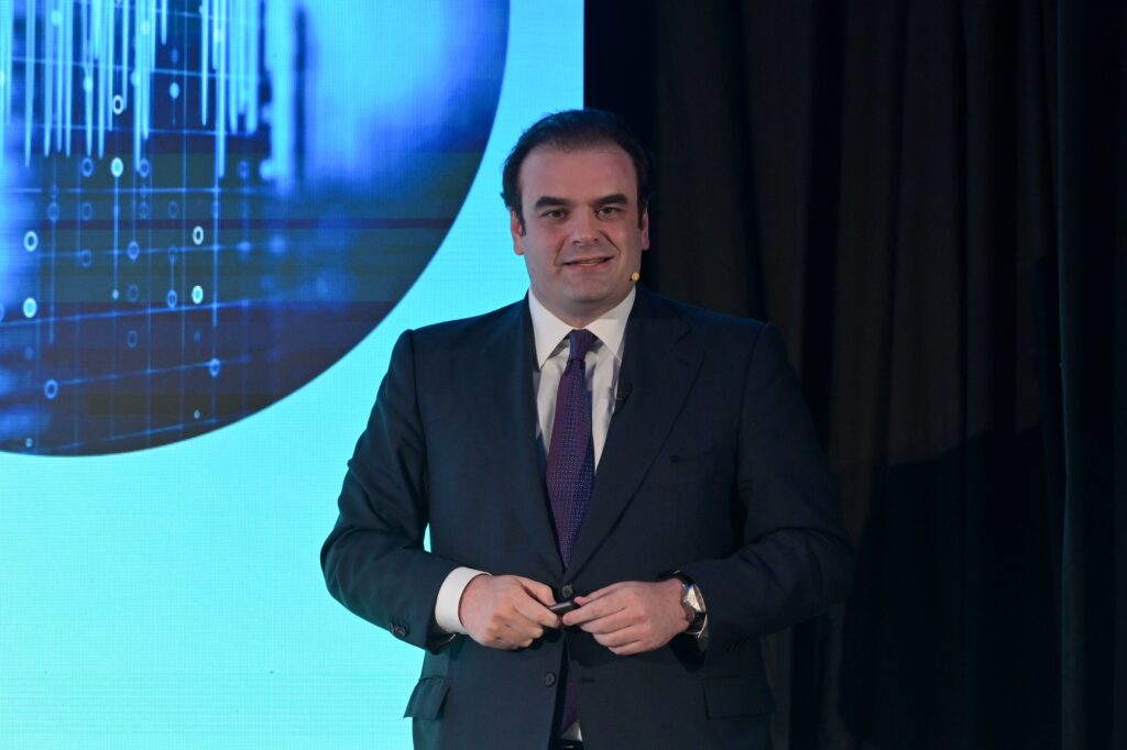 Πιερρακάκης: «Προστατεύουμε τους συνεπείς οφειλέτες – Όσοι παραβιάζουν τους κανόνες θα λογοδοτούν»