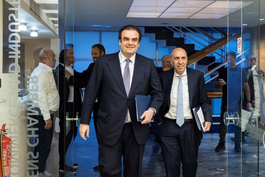 «Μπρα ντε φερ» Πιερρακάκη – Μπρατάκου για τη στήριξη της μικρομεσαίας επιχειρηματικότητας