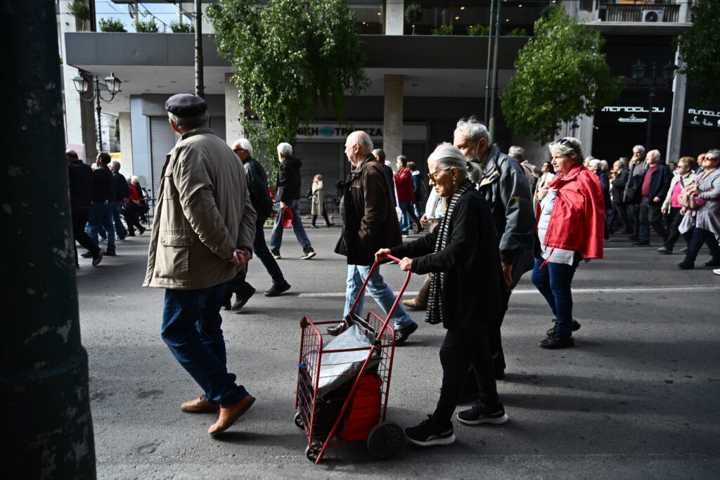 Παράλληλη ασφάλιση: Ποιοι ασφαλισμένοι βλέπουν μεγαλύτερη σύνταξη και γιατί