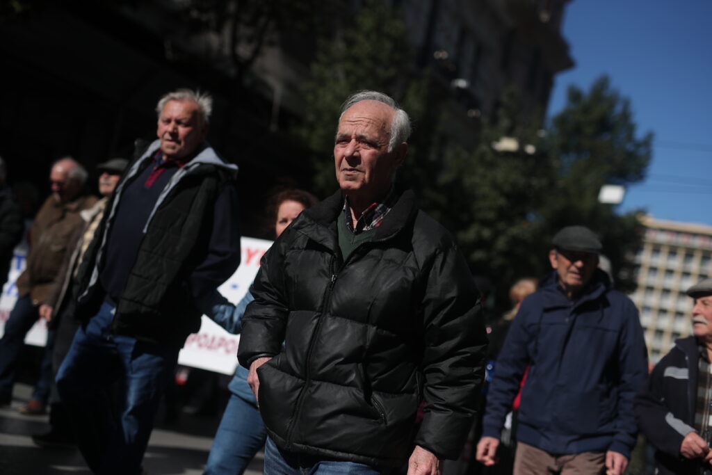 Συντάξεις Νοεμβρίου: Ανατροπή με την πληρωμή στους συνταξιούχους – Πότε καταβάλλονται τα χρήματα