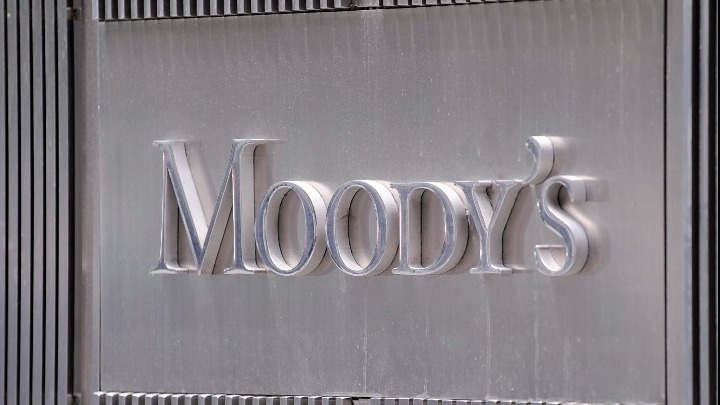 Η Moody’s αναβάθμισε τις προοπτικές δύο ελληνικών τραπεζών
