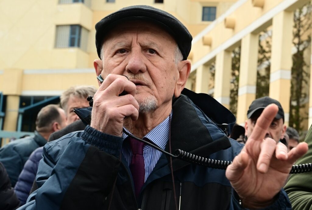 Θύμιος Λυμπερόπουλος: «Χωρίς μείωση φόρων στα καύσιμα, τα ταξί δεν θα μπορούν να κυκλοφορούν» (Βίντεο)