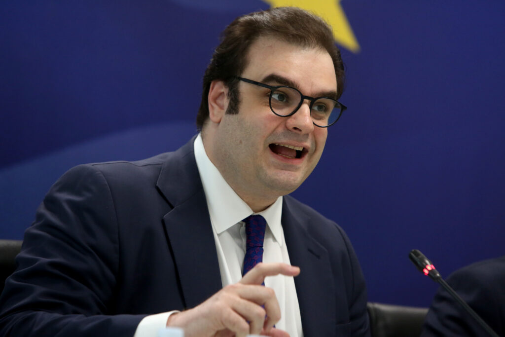 Ο υπουργός Εθνικής Οικονομίας και Οικονομικών Κυριάκος Πιερρακάκης μιλάει κατά τη διάρκεια συνέντευξης Τύπου στο υπουργείο Εθνικής Οικονομίας & Οικονομικών, αμέσως μετά την κατάθεση του Προϋπολογισμού του Κράτος για το 2026 στην Ολομέλεια της Βουλής, Αθήνα, Πέμπτη 20 Νοεμβρίου 2025. ΑΠΕ-ΜΠΕ/