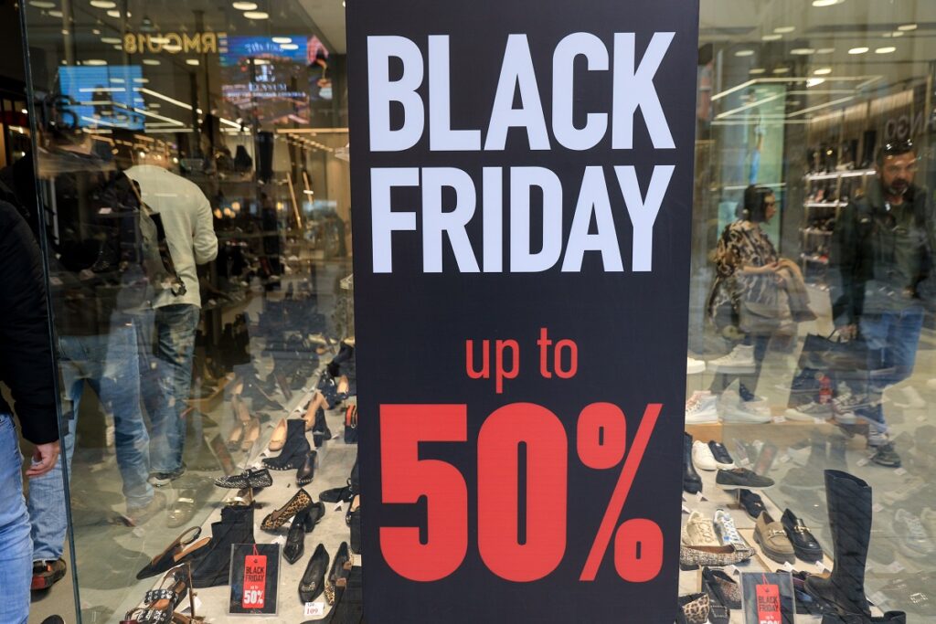 Black Friday 2026: Πότε ξεκινούν οι προσφορές – Τι ισχύει για την Κυριακή και τη Cyber Monday