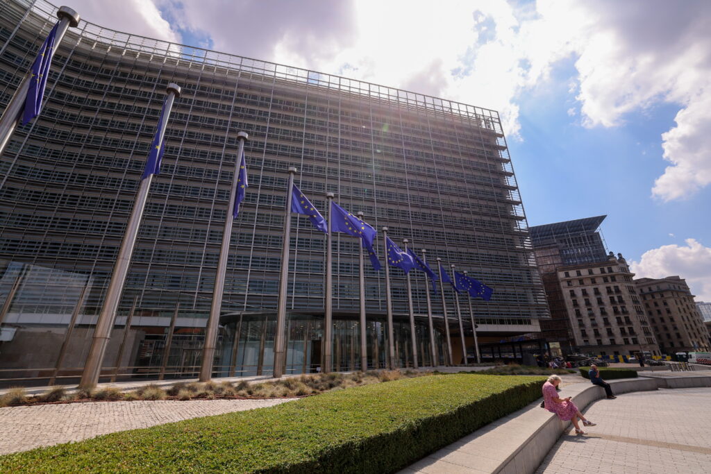 Politico: «Όχι» σε περικοπές στις αγροτικές επιδοτήσεις και τα περιφερειακά κονδύλια από 17 χώρες της ΕΕ – Ανάμεσά τους η Ελλάδα