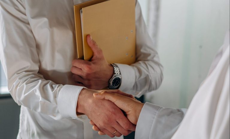 Προσλήψεις: Από 1η Νοεμβρίου υποχρεωτική η αναγραφή του μισθού στις αγγελίες