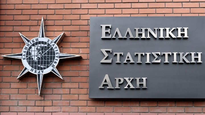 ΕΛΣΤΑΤ: Ένας στους 3 εργαζόμενους δυσκολεύεται να συνδυάσει δουλειά και παιδιά